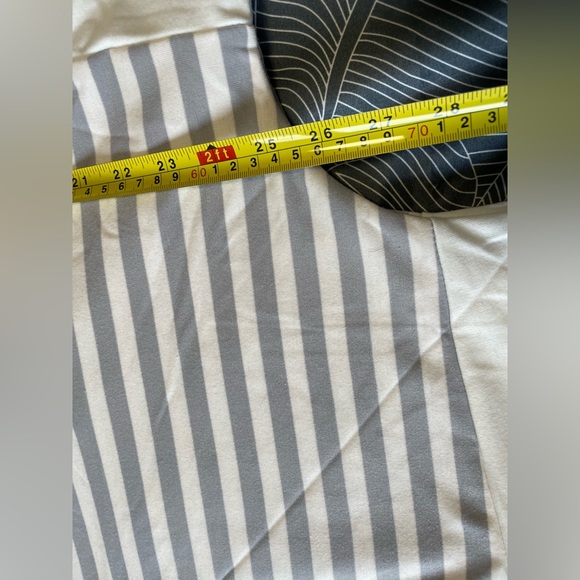 Sweater. - Picture 7 of 8